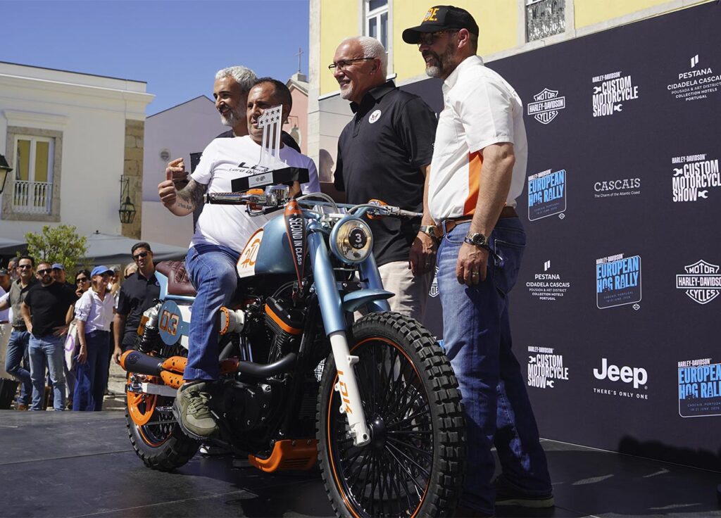 Fran Manen recibe el premio por la Jambo