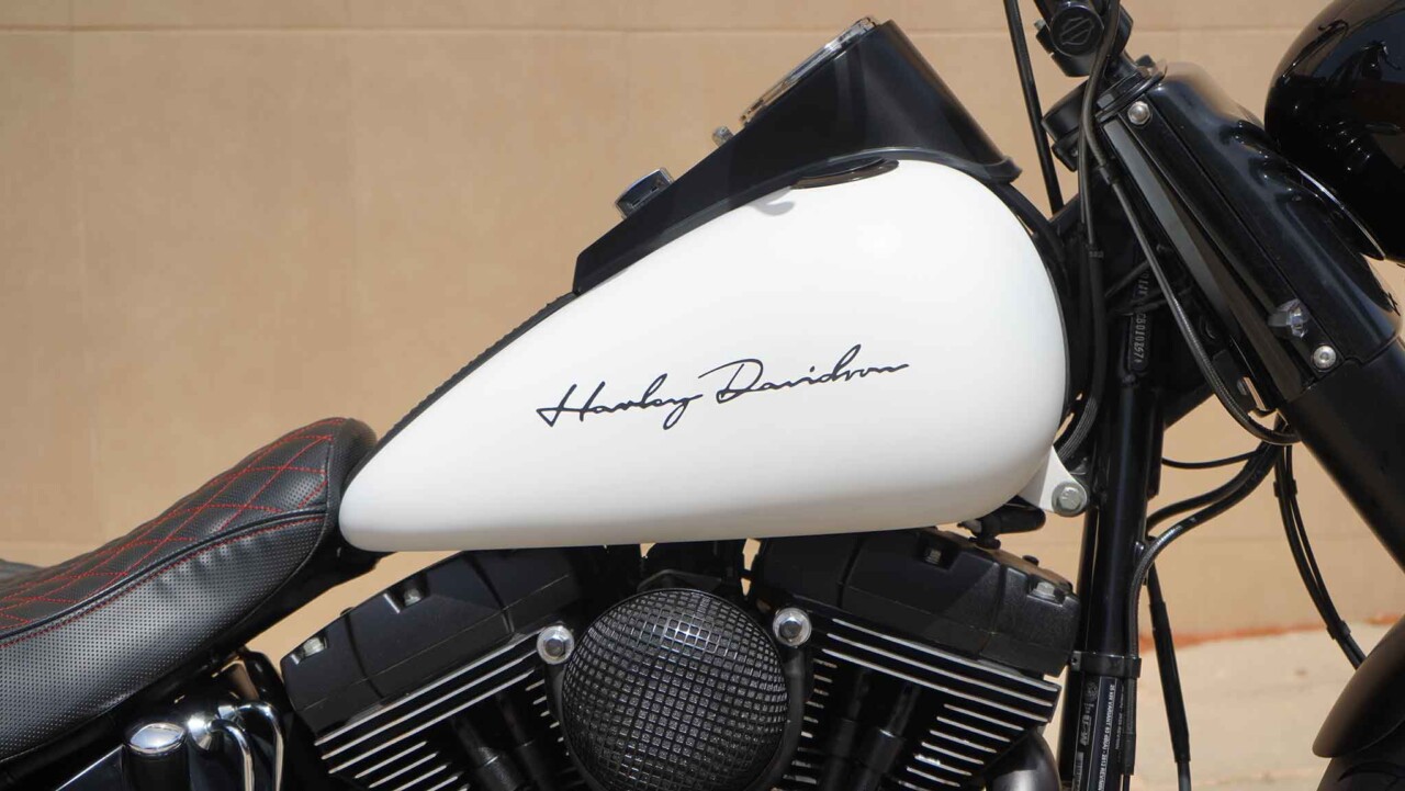 FATBOY AIRWHITE | Lord Drake Kustoms