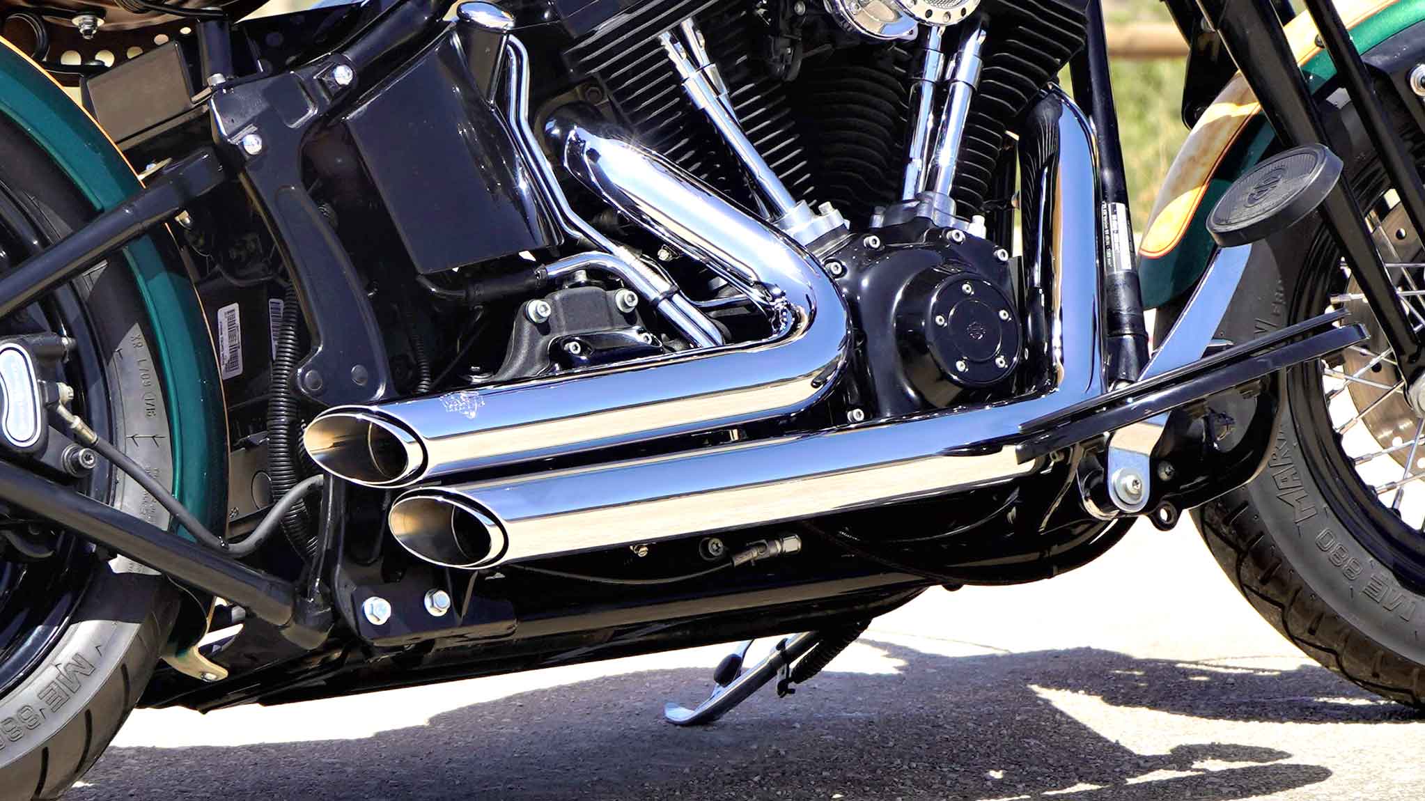 Exhaust pipes detail