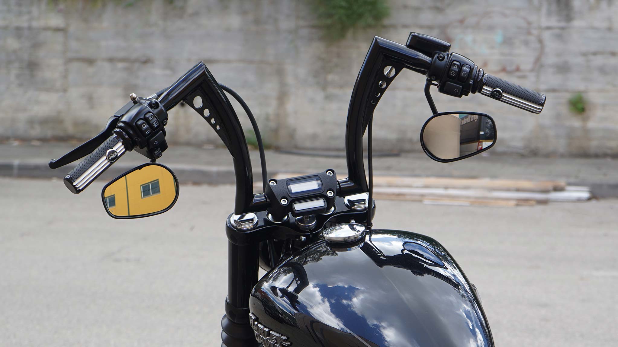 Handlebar detail
