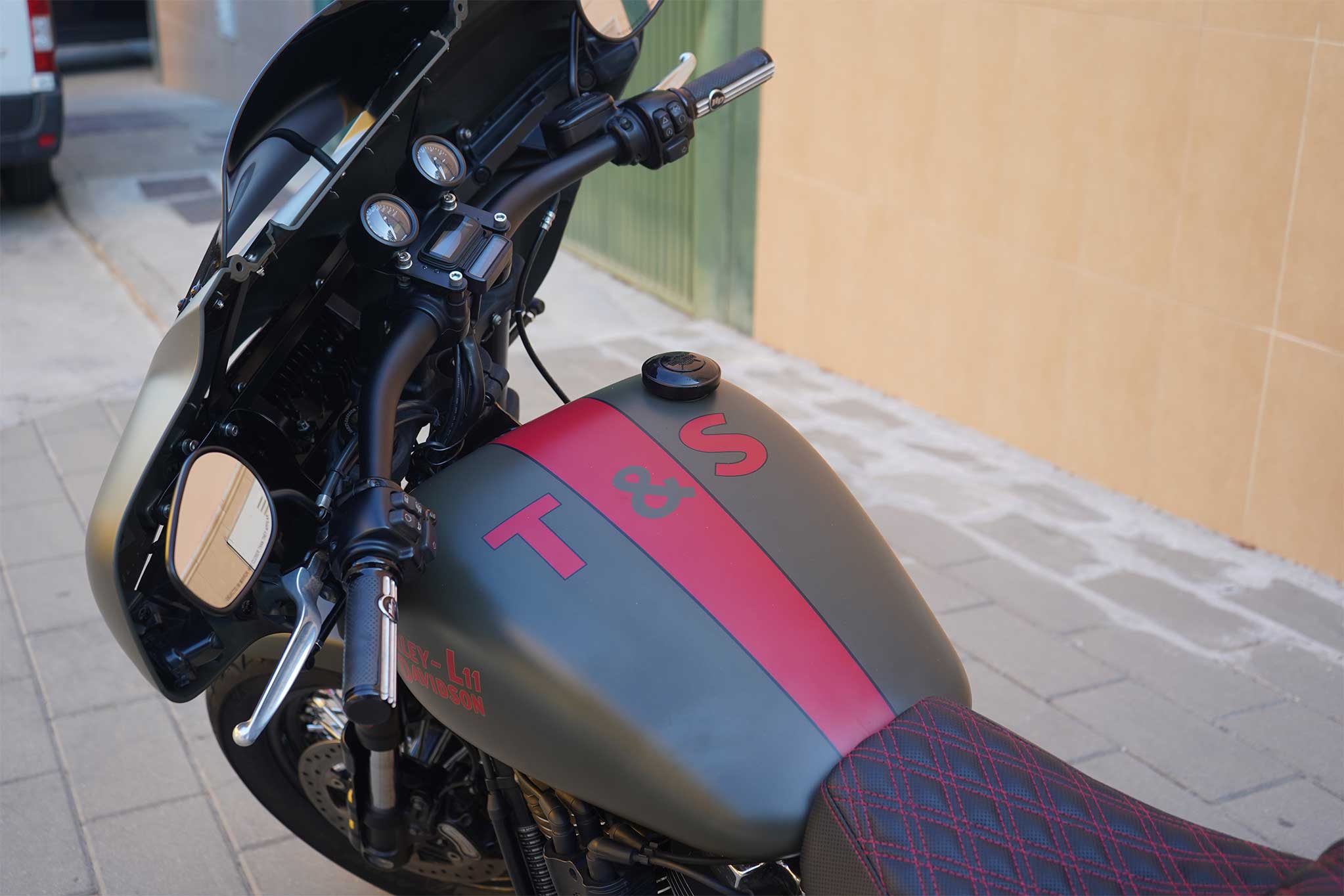 Handlebar detail