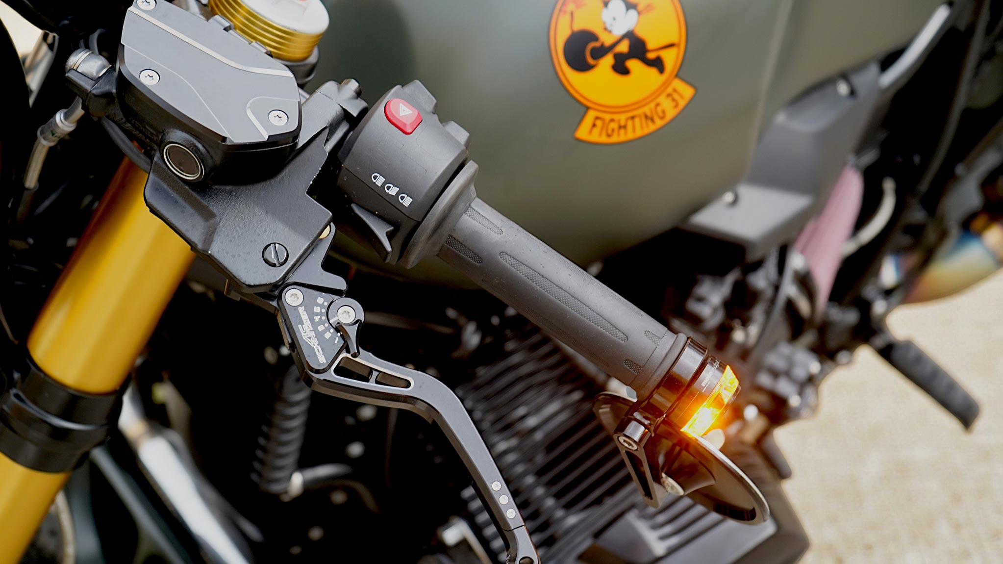 BMW R NINE T FIGHTING 31 Indicator detail