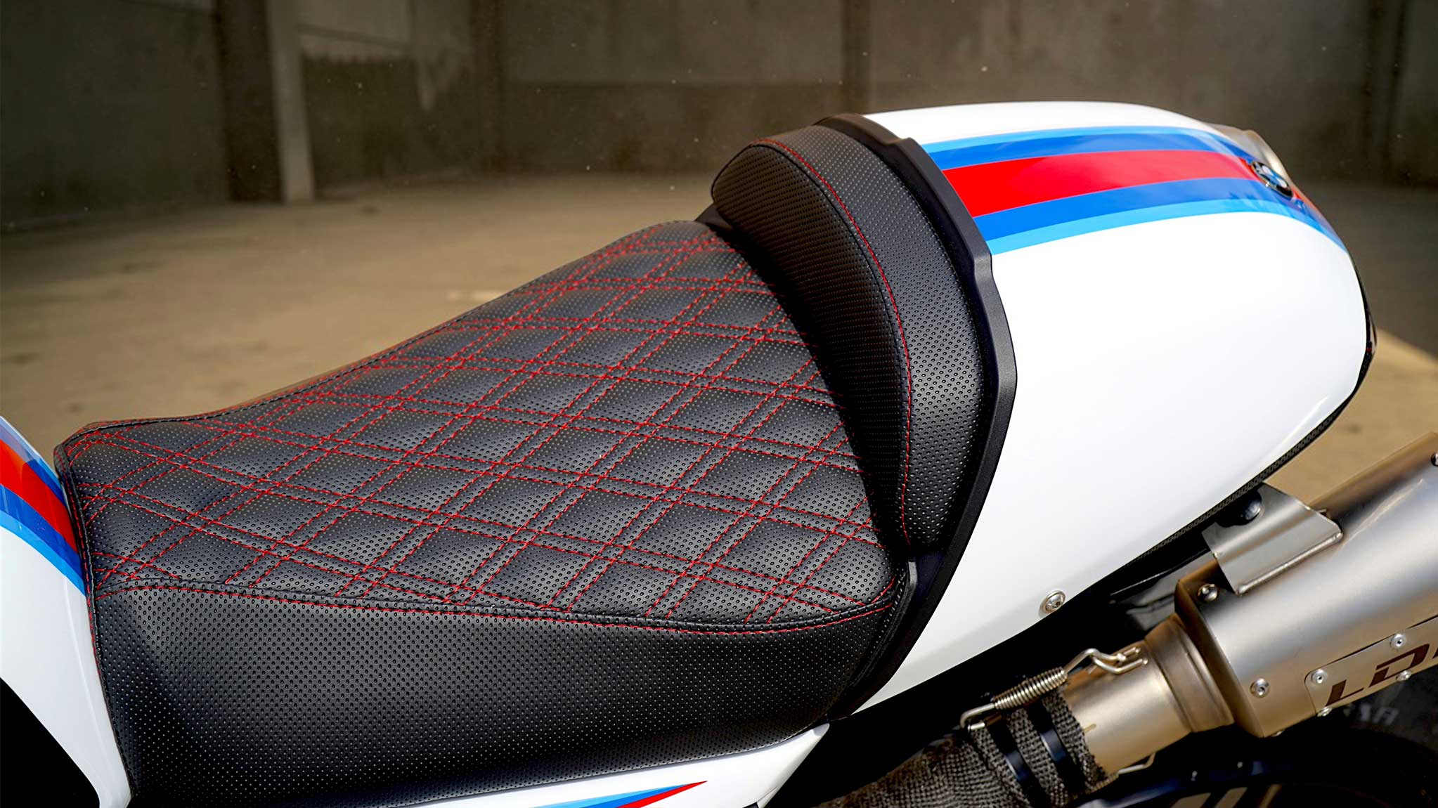 BMW R12 NINE T CAFE RACER Seat detail