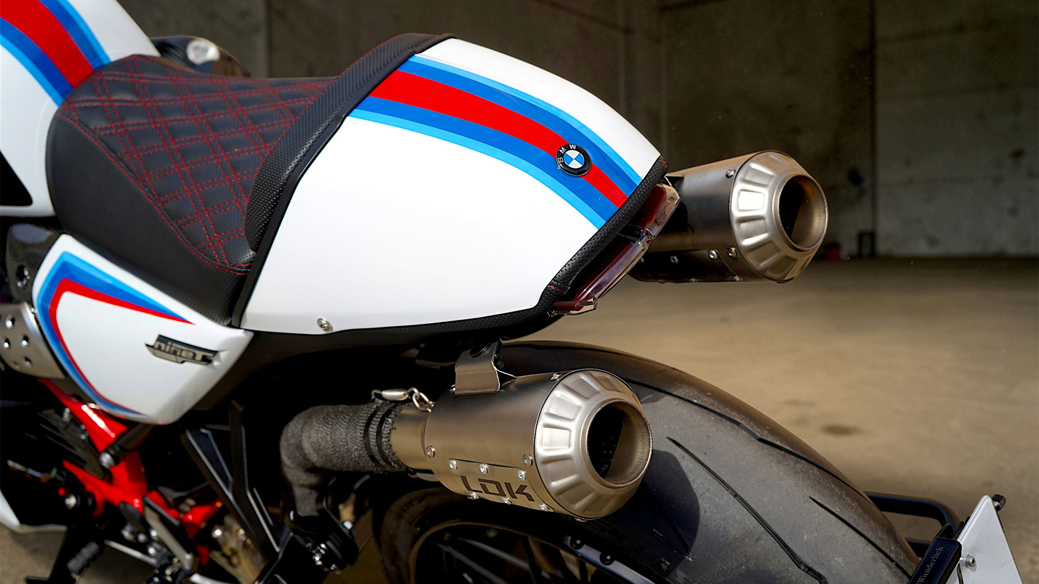 BMW R12 NINE T CAFE RACER Exhaust details