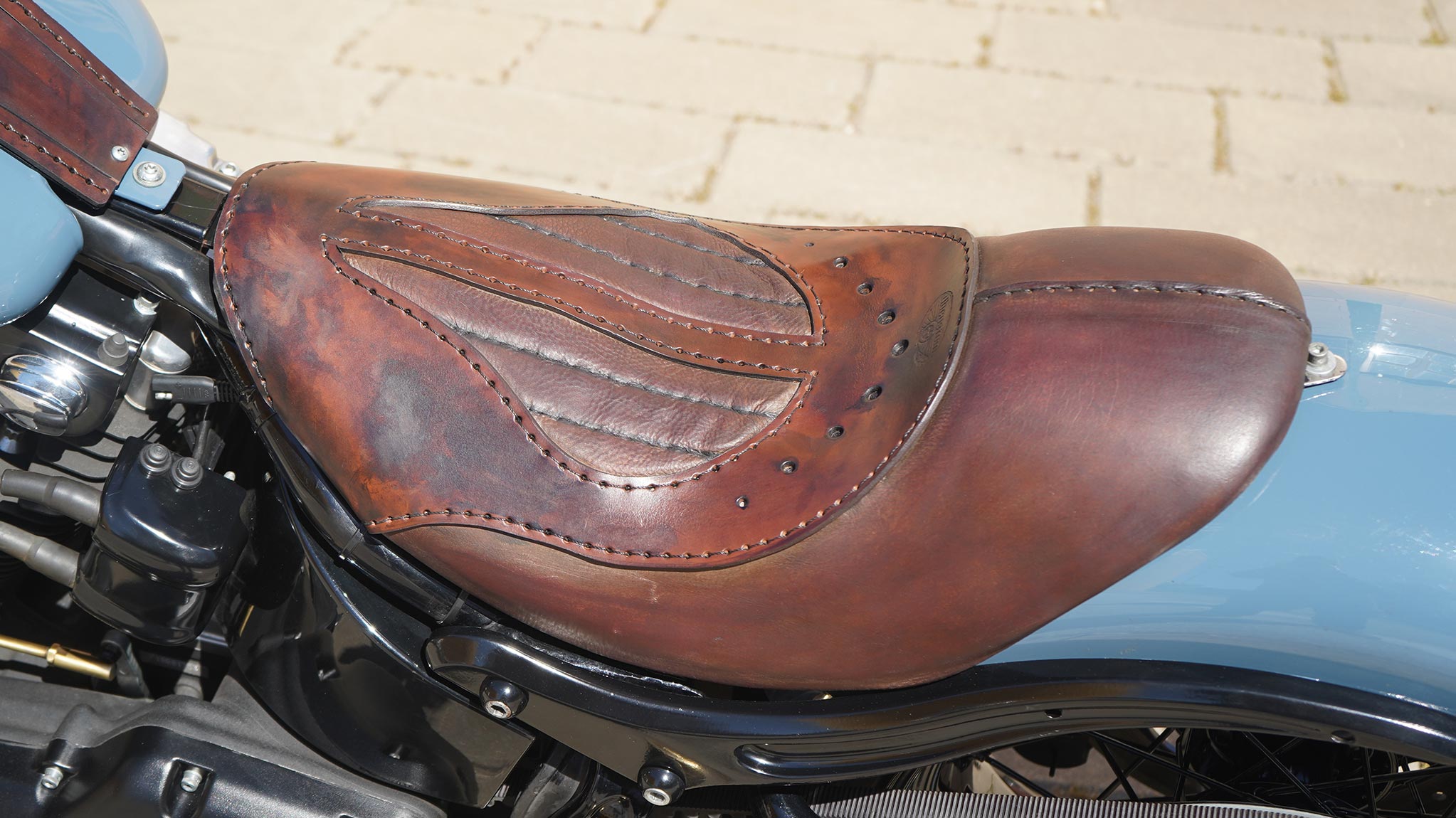 HD Cross Bones Águila Seat detail