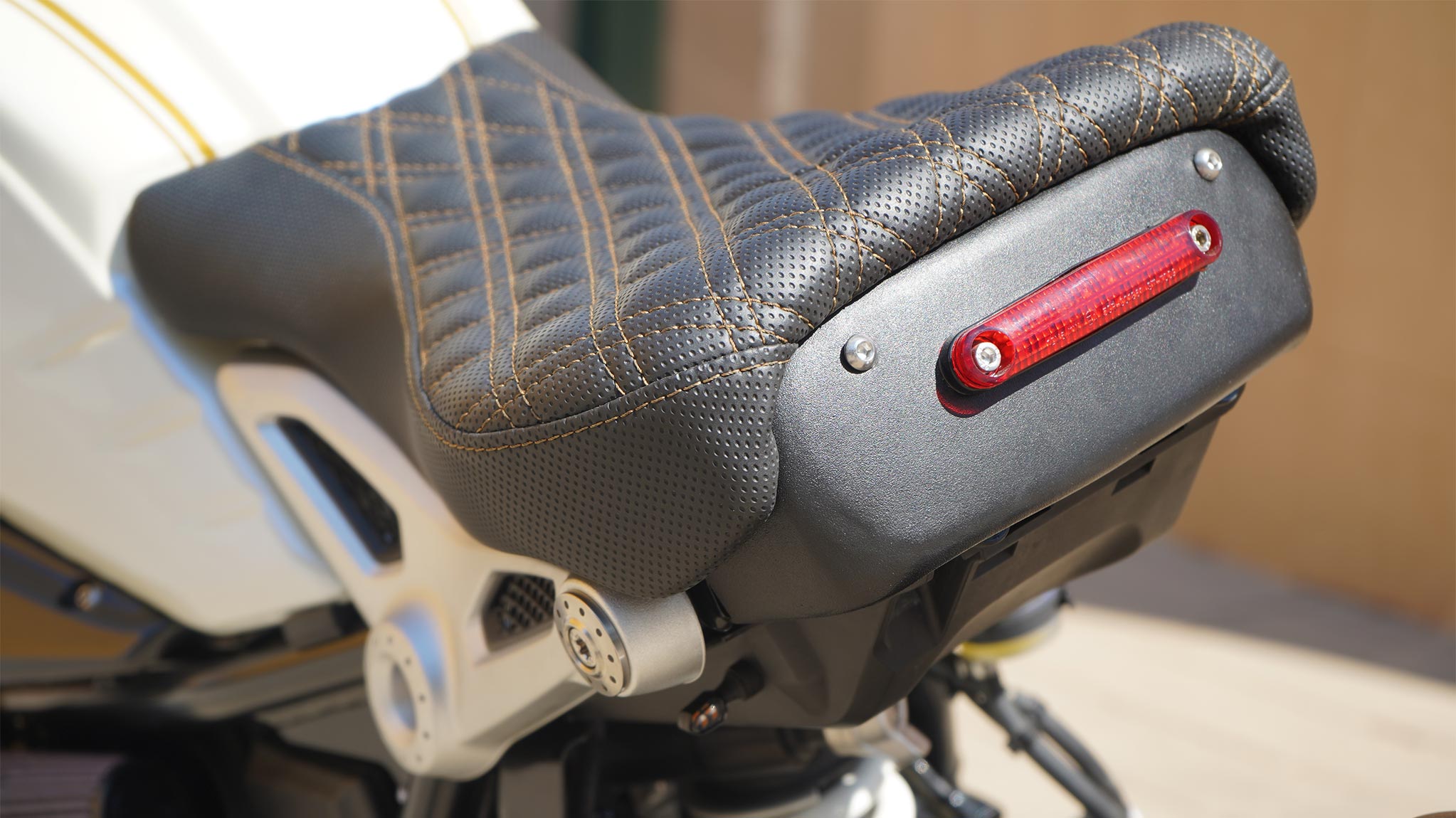 BMW R NINE T RIGAR Seat detail
