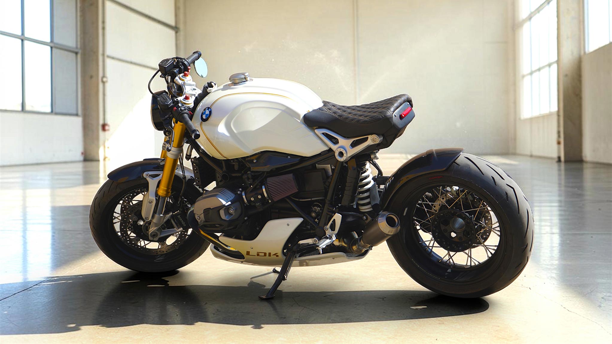 BMW R NINE T RIGAR Left side rear view